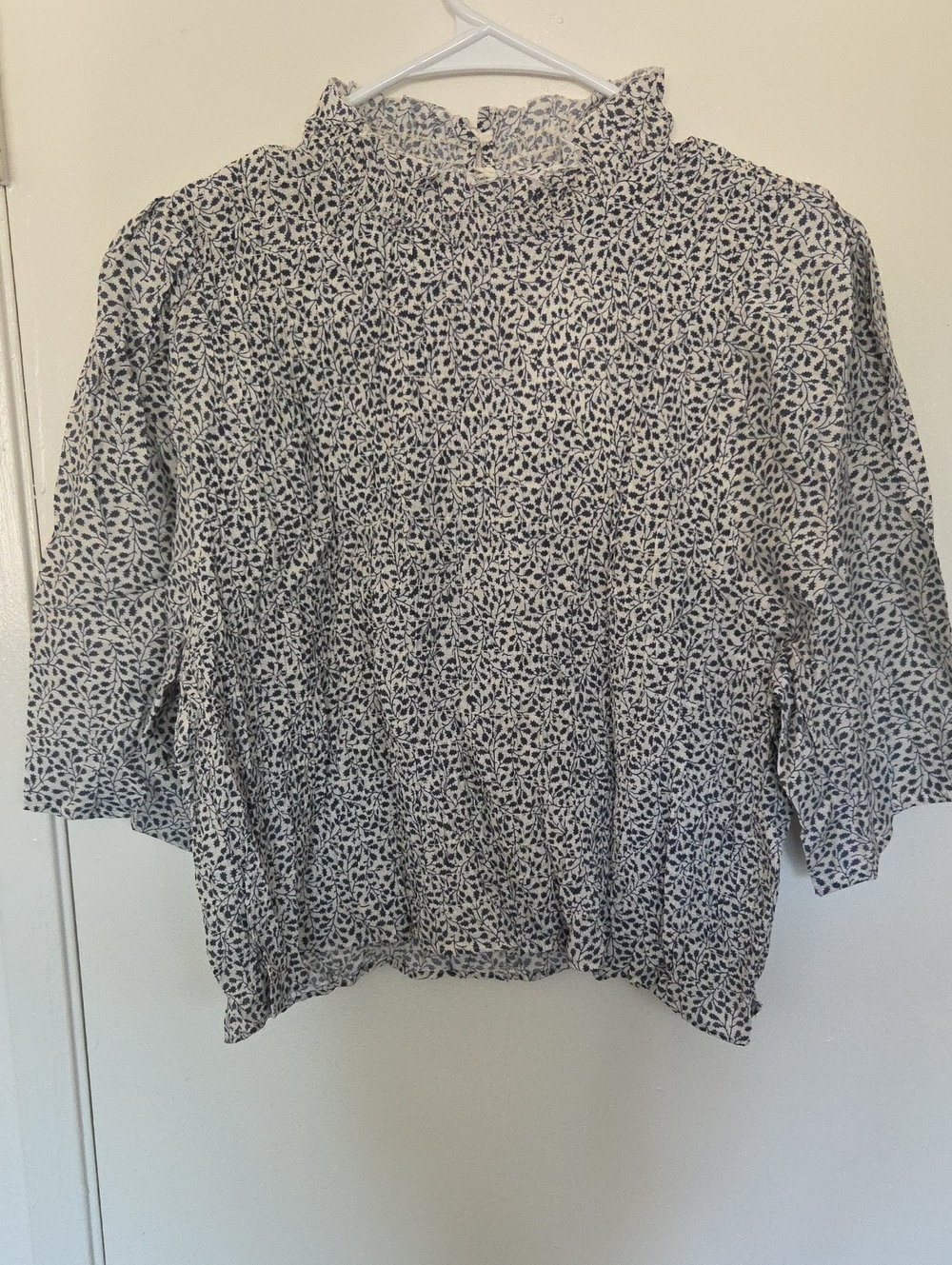 H & M Smocked Neck Floral Blouse in White and Navy, Sz L